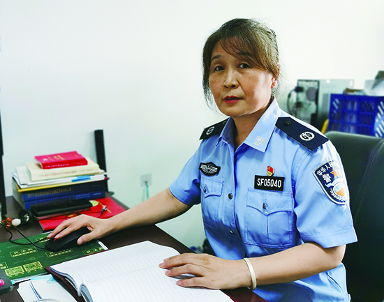 沈陽(yáng)市鐵西區(qū)司法局高花司法所所長(zhǎng)張曉莉