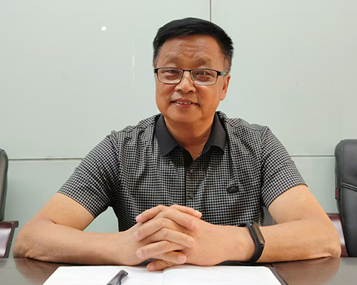 遼寧省洗染行業(yè)協(xié)會(huì)黨支部書記  姜少偉