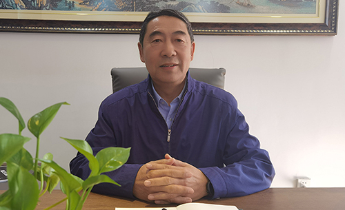 右1遼寧省電梯行業(yè)協(xié)會(huì)會(huì)長王培強(qiáng)