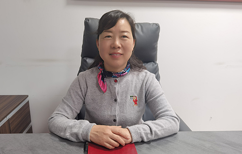 右2遼寧省電梯行業(yè)協(xié)會(huì)黨支部書記陳愛靜