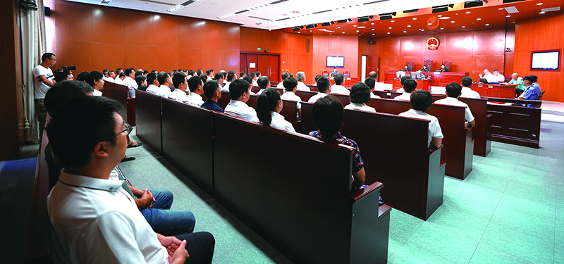 市縣（區(qū)）70余名領(lǐng)導同志觀摩行政審判庭審