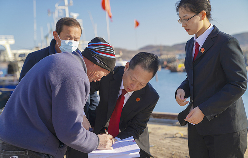 獐子島法庭“海島調(diào)解小隊”走進(jìn)碼頭調(diào)解糾紛