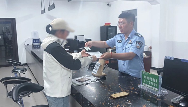 黑山縣民警為考生連夜補辦身份證111