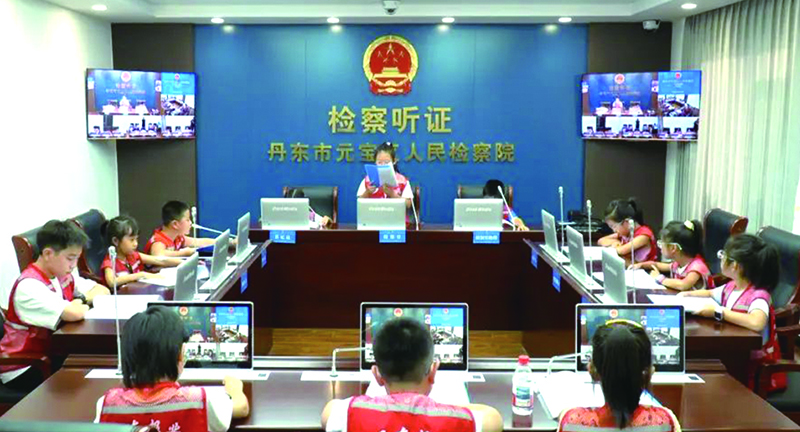 “小記者”們沉浸式體驗(yàn)